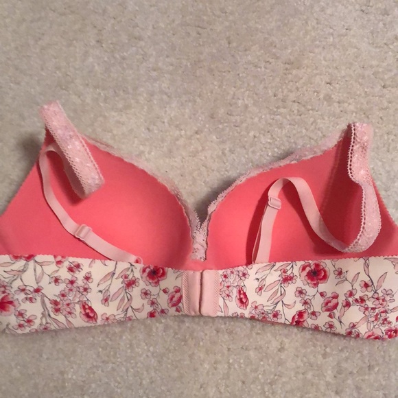 Victoria’s Secret NWOT underwire bra , 38B, lace straps, lace trim, rose/beige - Picture 8 of 9